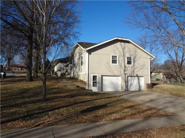 8320 Haskell Ave, Kansas City, KS 66109