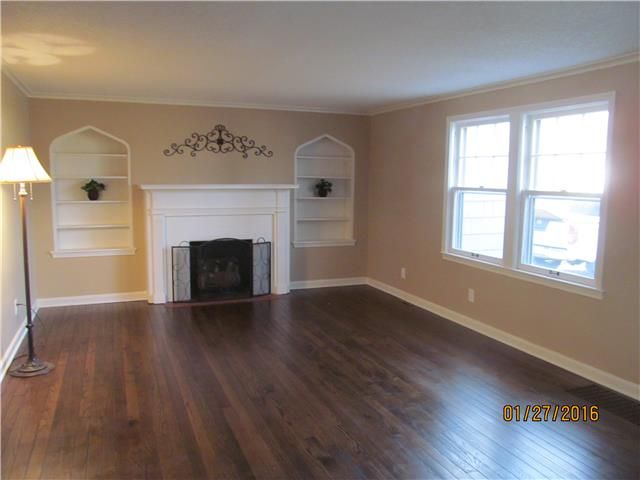 623 E 97th St, Kansas City, MO 64131
