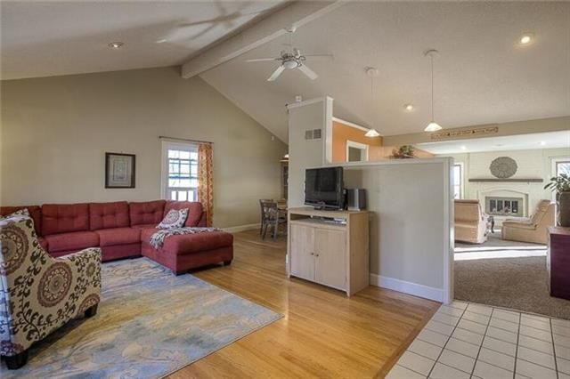 15 E 98 St, Kansas City, MO 64114