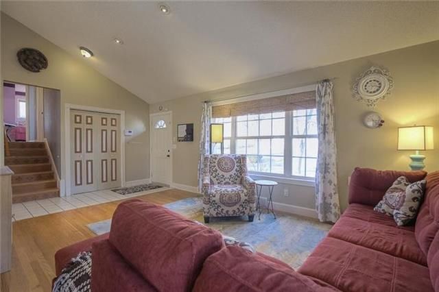 15 E 98 St, Kansas City, MO 64114