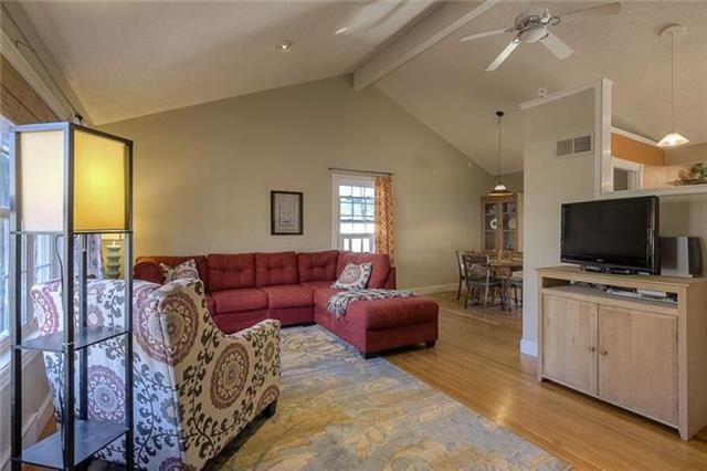15 E 98 St, Kansas City, MO 64114