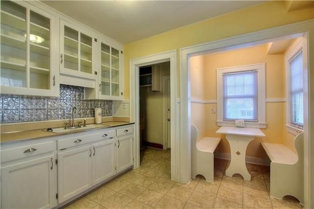 1012 E 76th St, Kansas City, MO 64131