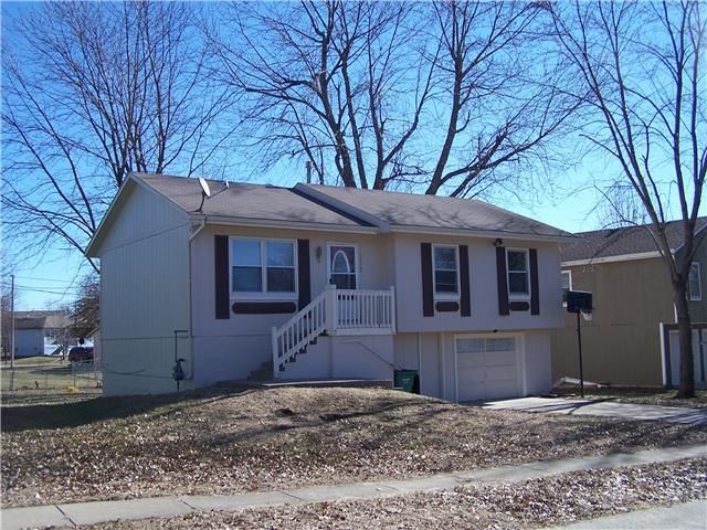 2607 Leewood St, Harrisonville, MO 64701