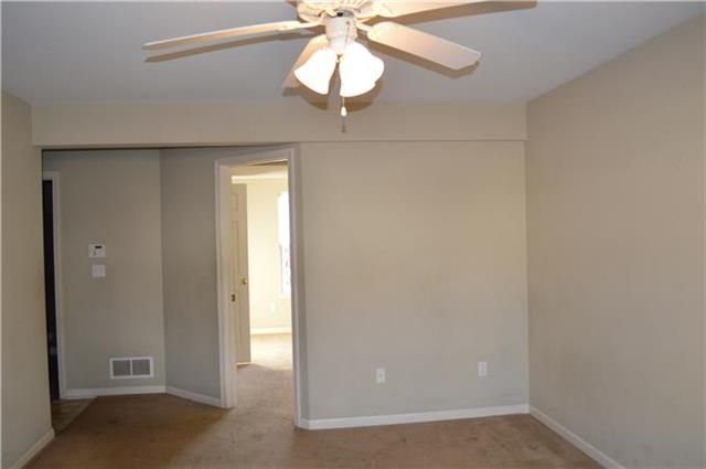9013 E 85th St, Kansas City, MO 64138
