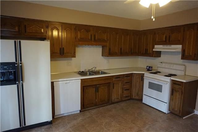 11329 E 72nd St, Raytown, MO 64133