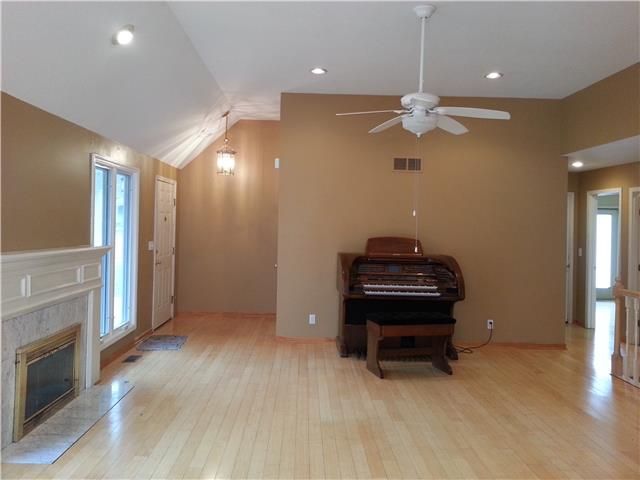 12140 Grant St, Overland Park, KS 66213