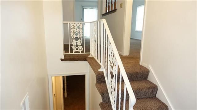 7801 Eby Ln, Overland Park, KS 66204