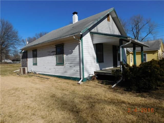 314 W Front St, Grain Valley, MO 64029