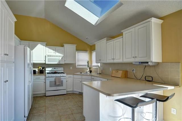8723 Paris Ave, Kansas City, MO 64153