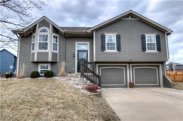 10526 N Marsh Ave, Kansas City, MO 64157