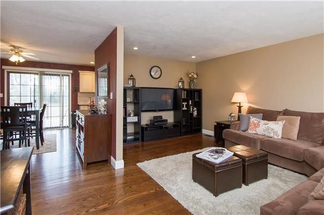 7801 W 65th Ter, Overland Park, KS 66202