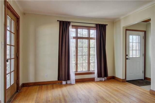 7422 Walnut St, Kansas City, MO 64114