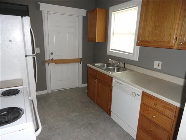 1801 E 36th St, Kansas City, MO 64109