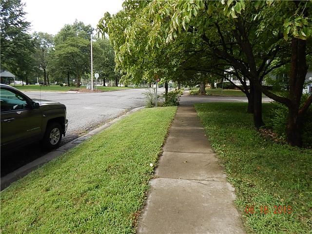 1403 Lipper Ave, Higginsville, MO 64037