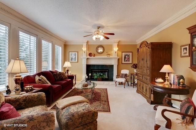 13118 Hemlock St, Overland Park, KS 66213