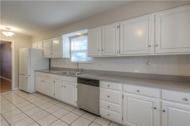 7721 Benson St, Overland Park, KS 66204
