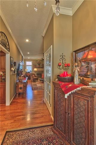 3325 S Arrowhead Dr, Independence, MO 64057