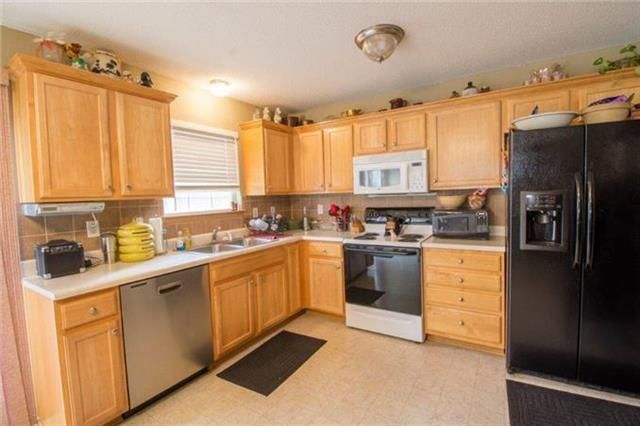 2221 Thomas St, Pleasant Hill, MO 64080