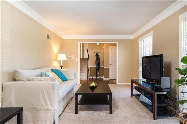 9925 Wedd Dr, Overland Park, KS 66212