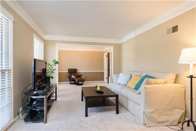 9925 Wedd Dr, Overland Park, KS 66212