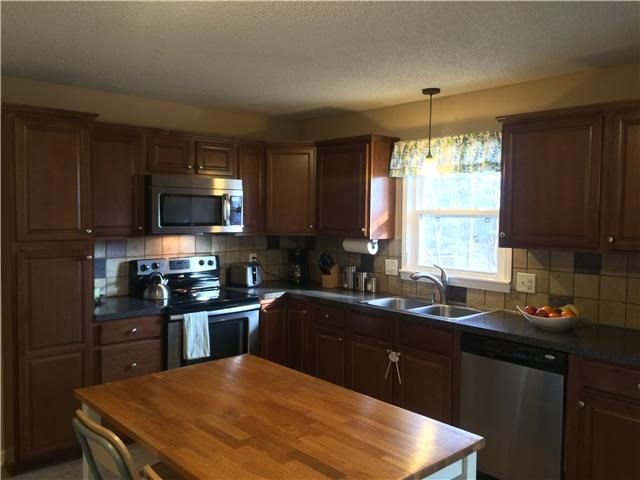 6201 E 107th Ter, Kansas City, MO 64134