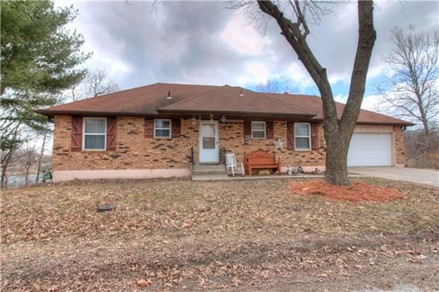 112 Lakeview Dr, Excelsior Springs, MO 64024