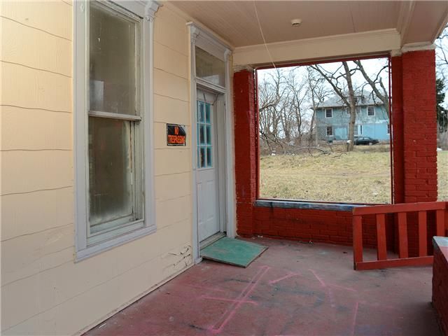 3321 E 9th St, Kansas City, MO 64124