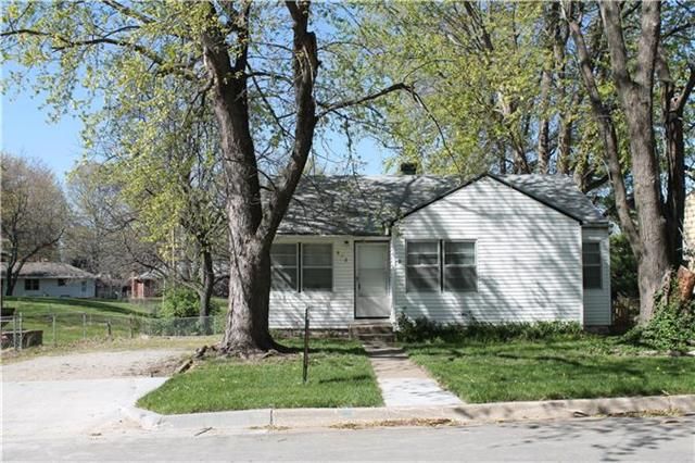 812 NE 46th St, Kansas City, MO 64116