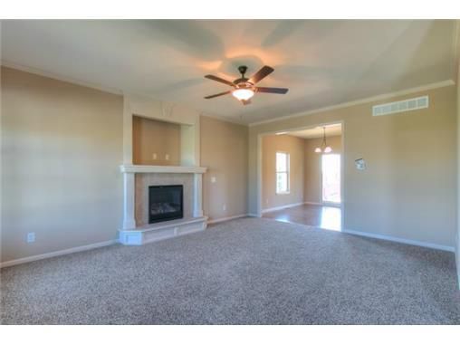 10033 N Lawn Ave, Kansas City, MO 64156