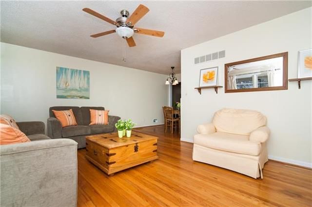 316 E Sweeney Blvd, Kansas City, MO 64114