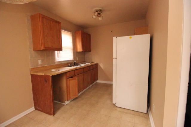 3441 E 54th St, Kansas City, MO 64130