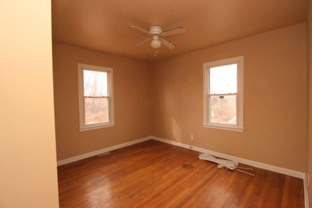 3441 E 54th St, Kansas City, MO 64130