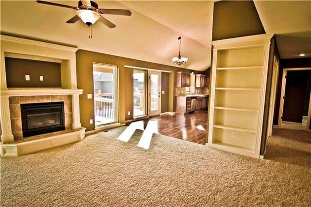 7905 NE 100th St, Kansas City, MO 64157