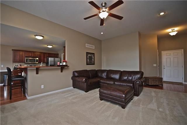 5024 NW Flintridge Dr, Riverside, MO 64150