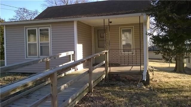 1426 Harper Dr, Atchison, KS 66002