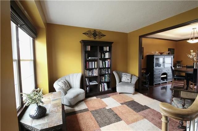 12822 Garnett Ln, Overland Park, KS 66213