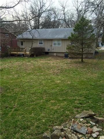 8343 Cherry St, Kansas City, MO 64131