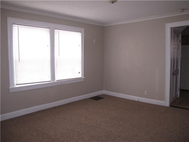 1300 E 60th St, Kansas City, MO 64110
