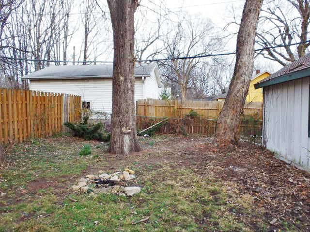 7837 Main St, Kansas City, MO 64114