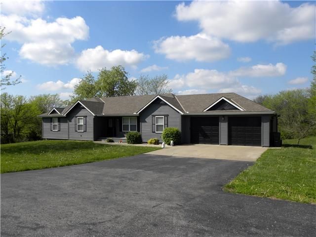 39000 E Al Gossett Rd, Lone Jack, MO 64070
