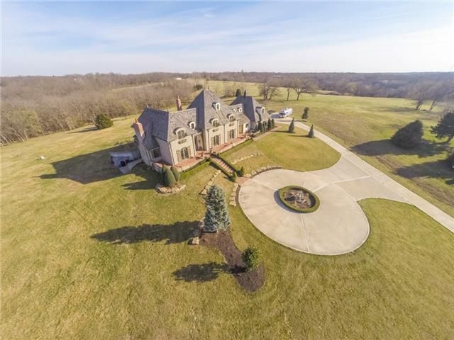 8301 Fish Rd, Kansas City, MO 64139