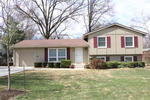 7300 Robinson St, Overland Park, KS 66204