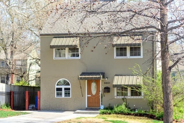 8651 Maiden Ln, Kansas City, MO 64114