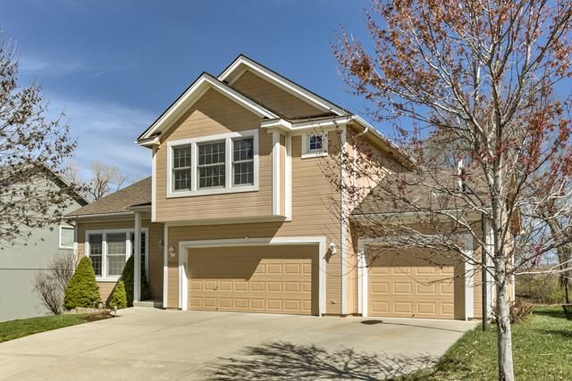 9043 N Oregon Ave, Kansas City, MO 64154