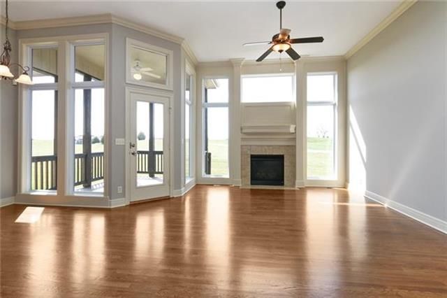 19805 W 100th Ter, Lenexa, KS 66220