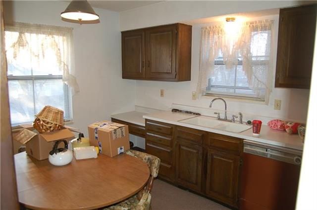 8502 Eby Ave, Overland Park, KS 66212