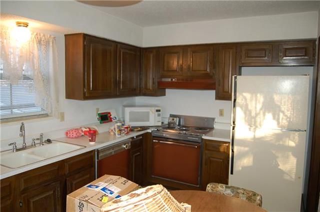 8502 Eby Ave, Overland Park, KS 66212