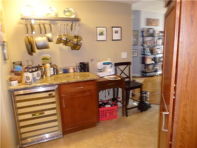 200 E 43rd St #204, Kansas City, MO 64111