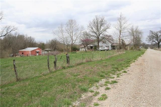 10481 Berry Rd, Sweet Springs, MO 65351