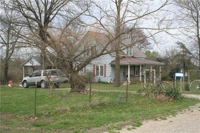 10481 Berry Rd, Sweet Springs, MO 65351